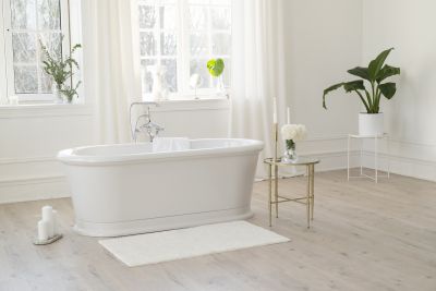 Refinished Bathtub in a Modern Bathroom